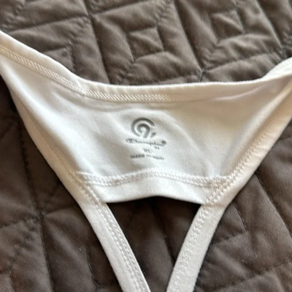 Lot of two Yoga Tanks - Picture 6 of 6